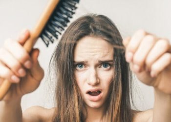 Perdita capelli stress - Cause e rimedi